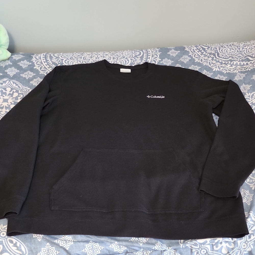 Columbia Men's Classic Black Waffle Knit w kangaroo Pouch